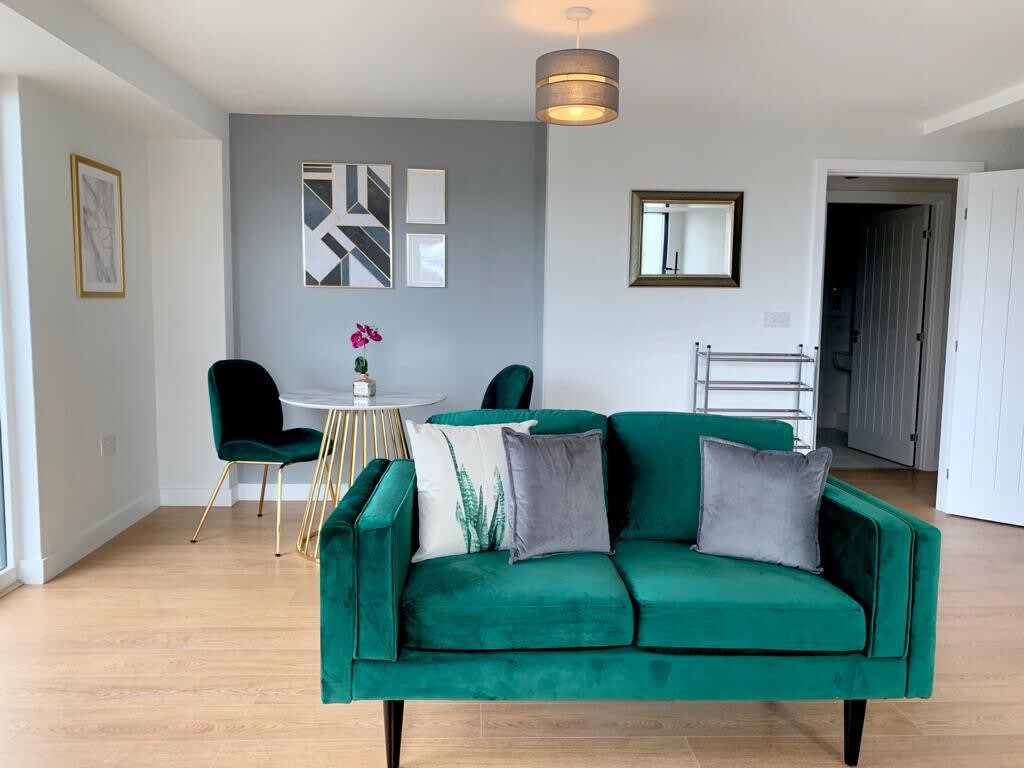 1 Bed Modern Apartment in a Converted Mill - Picture 8
