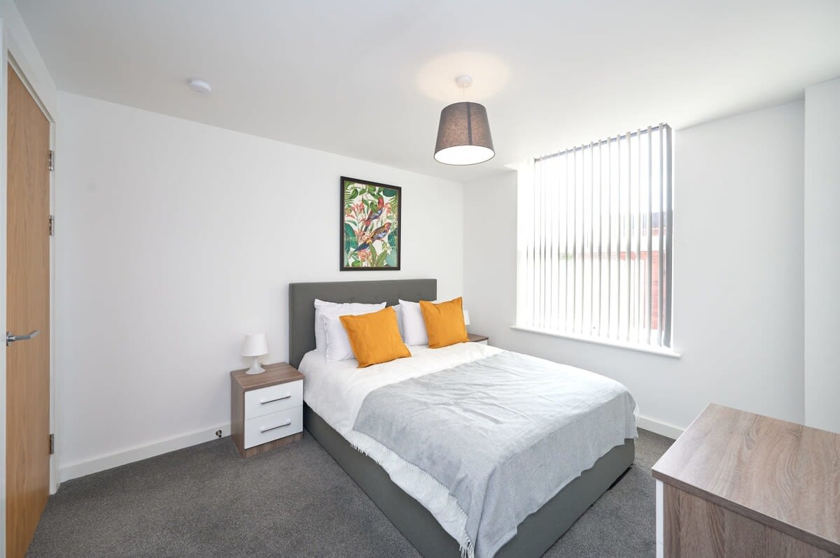 Gorgeous 1 Bed Apartment with Parking in Preston