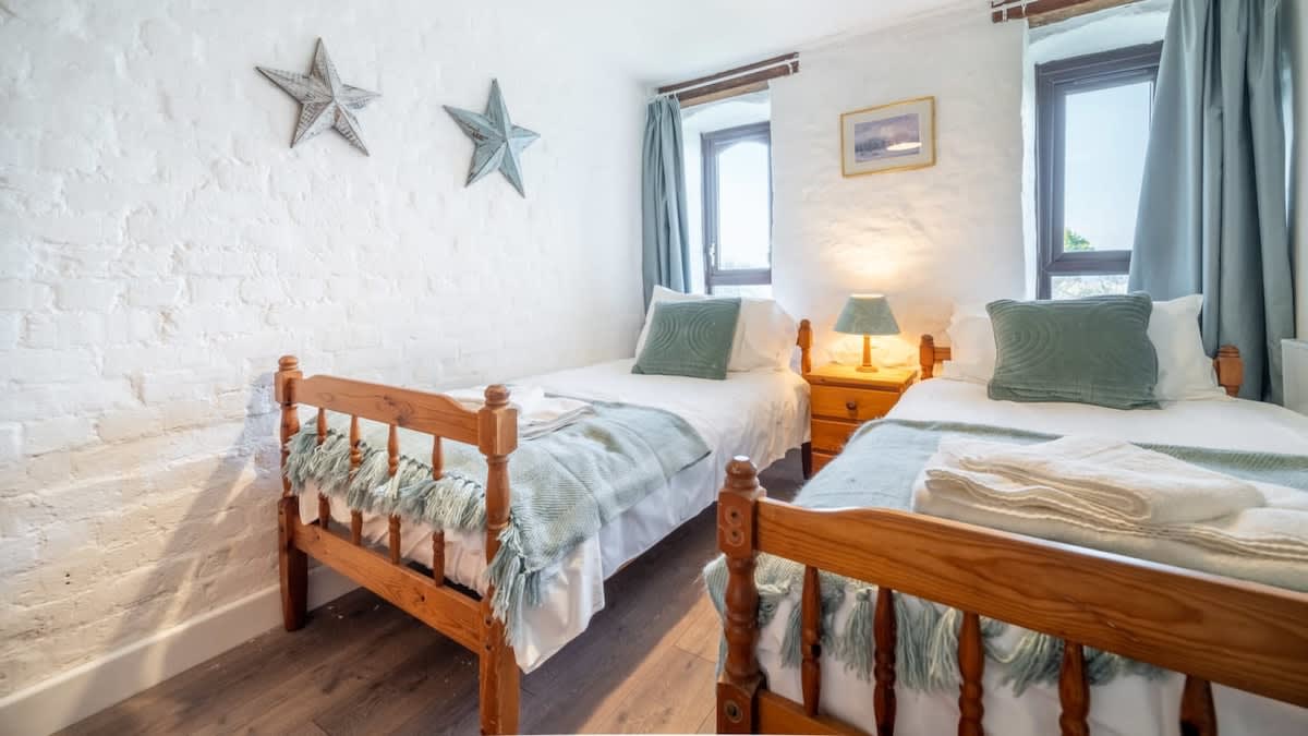 Collection of 2 Lovely Holiday Cottages nr Bude