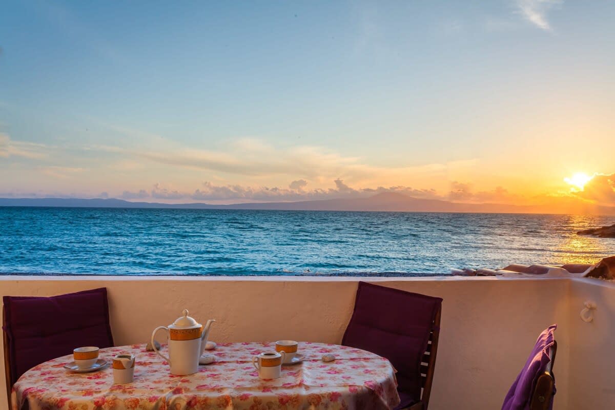 On the Beach - Akroyali Family Lodging — Akrogiali, Peloponnisos Dytiki Ellada ke Ionio — vacation rental