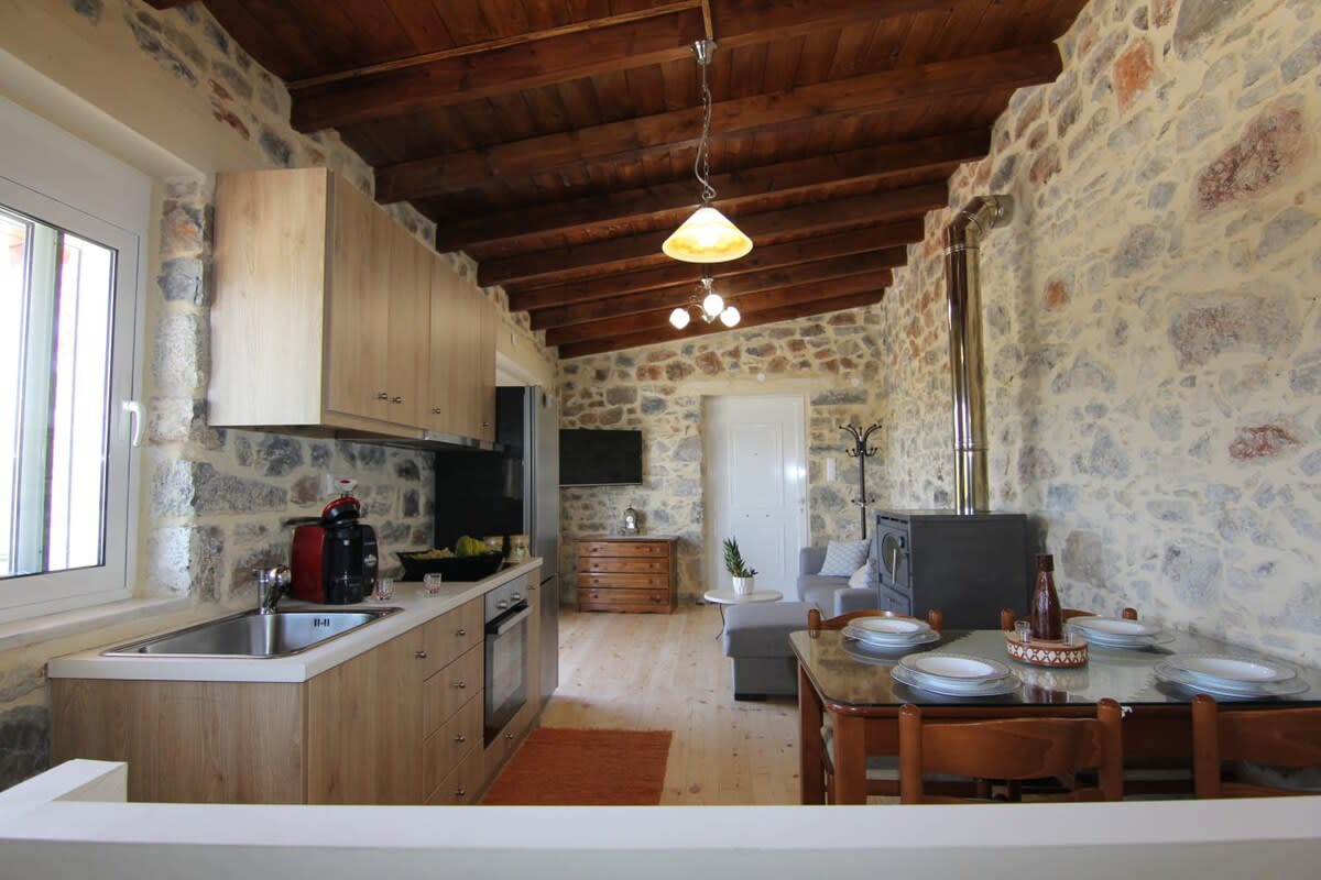 Malia Stone Residence - Secluded Cozy Retreat — Γωνιές — vacation rental