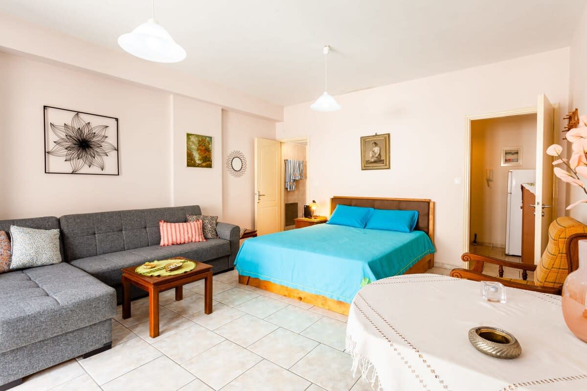 Kalamata City Nest - Central & Cozy Hideout — Kalamata — vacation rental
