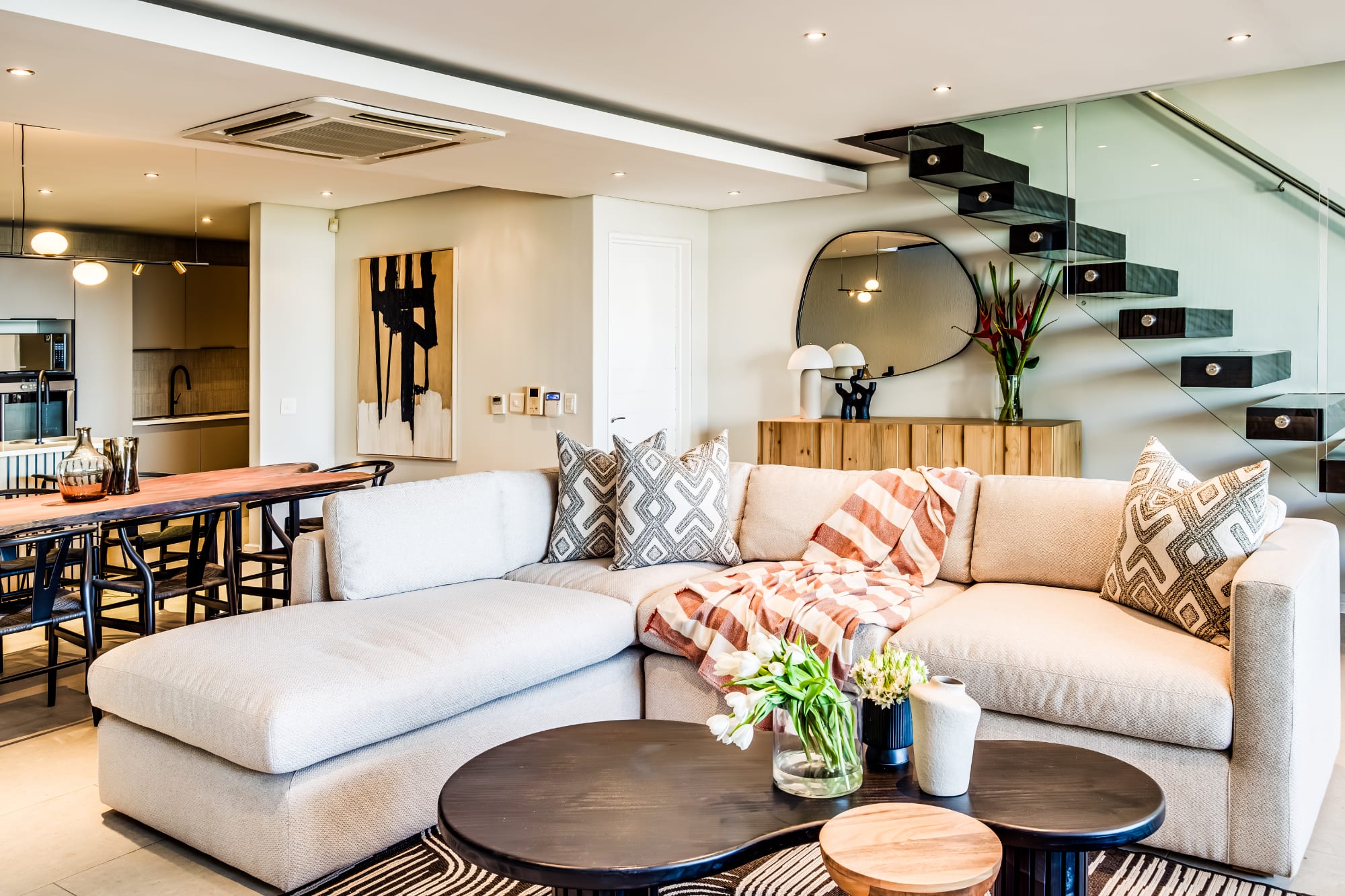 Luxurious Villa w Sea City Views Splendor Views 7