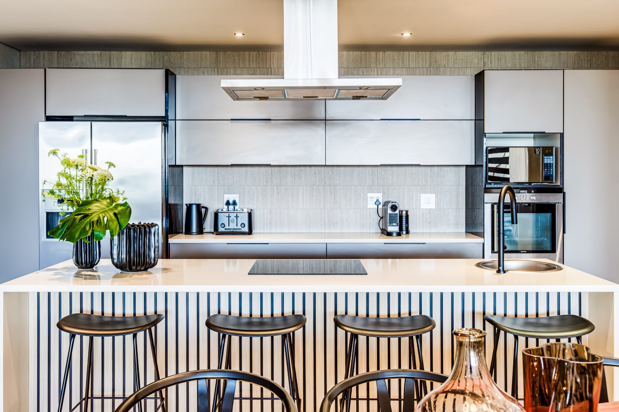 Luxurious Villa w Sea City Views Splendor Views 9