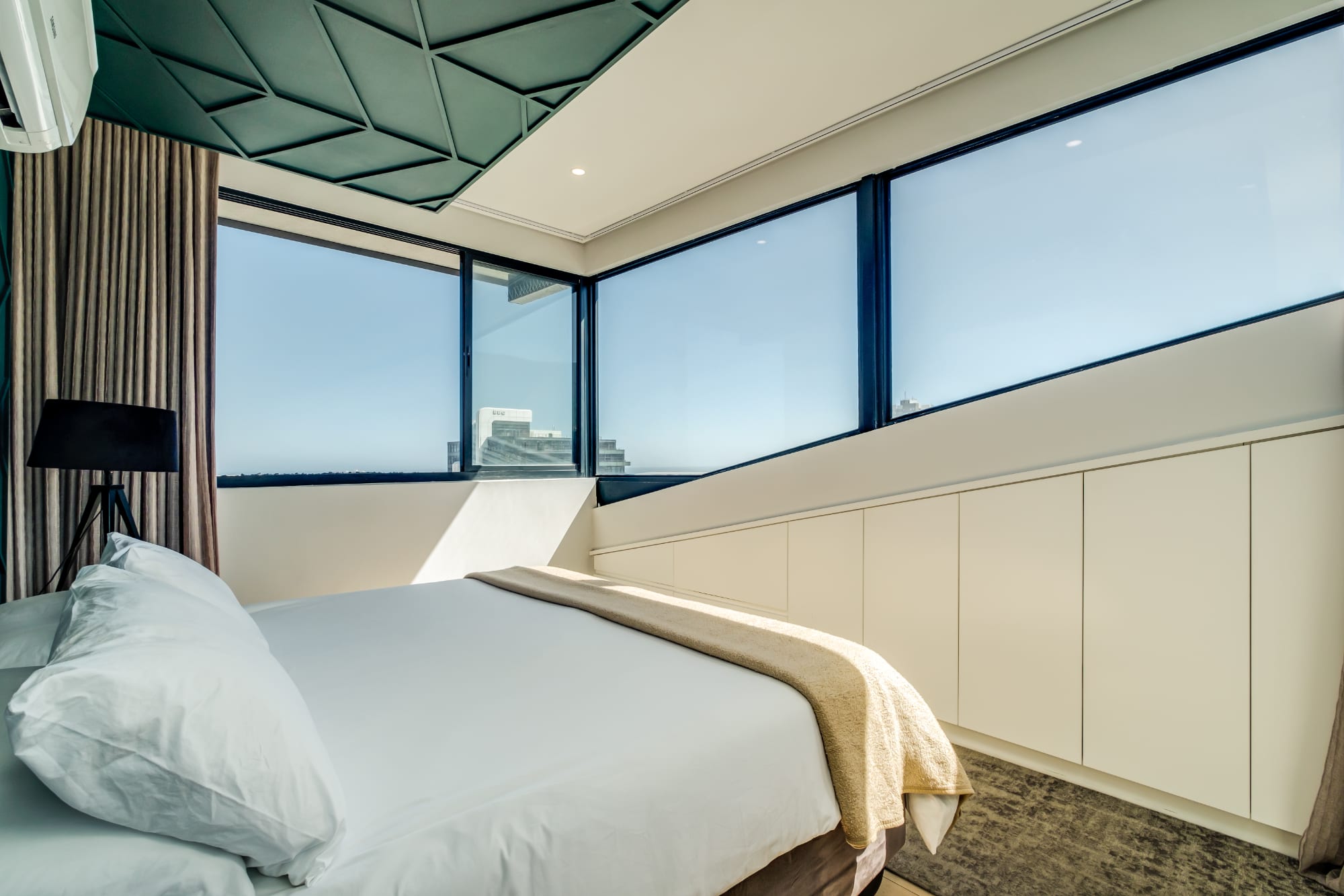 Cape Town Penthouse w Lovely Views Quendon Penthouse 10
