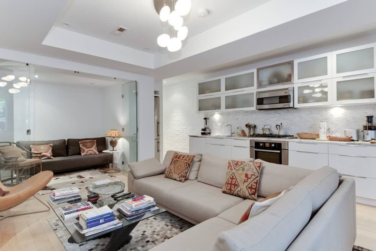 Luxury Apartment steps to The Dupont Circle Metro