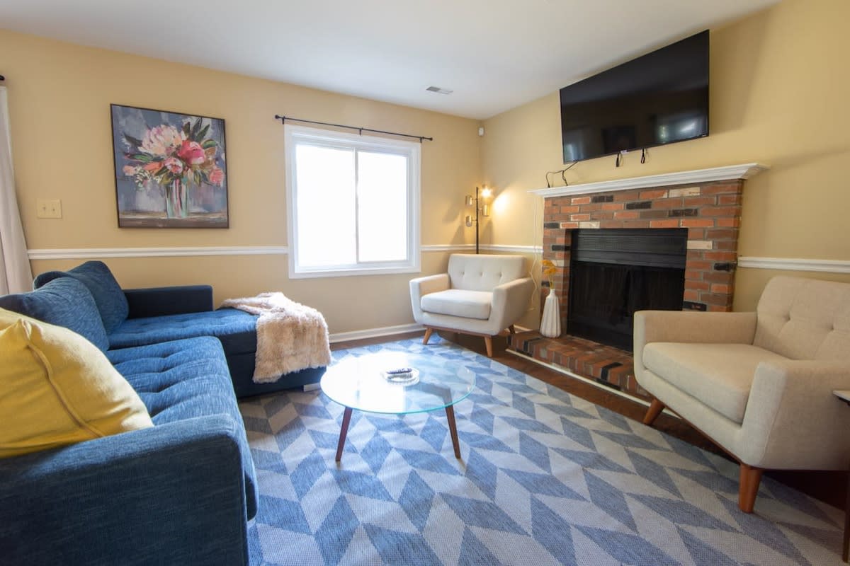 Sojourn Tree Lined Streets Newport News — Newport News, VA — vacation rental