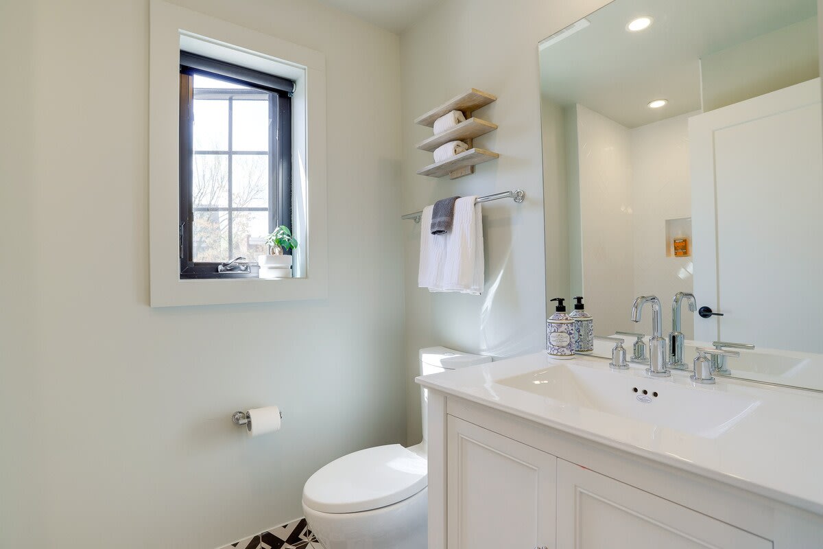 Sojourn at the Paden | Capitol Hill | Pets Welcome 6