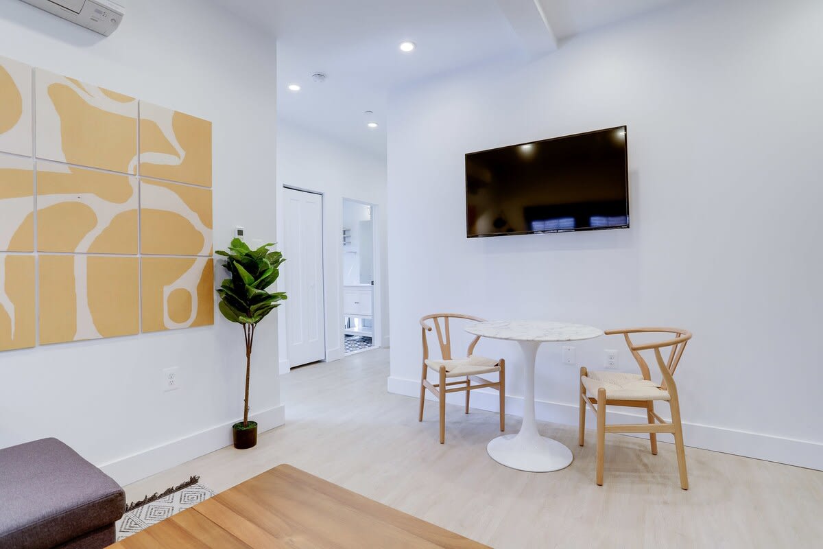 Sojourn at the Paden | Capitol Hill | Pets Welcome 5