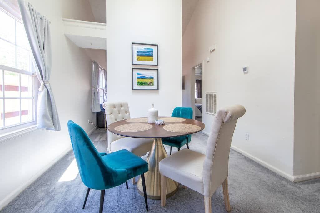 Cheerful 2 Bedroom Home near Virginia Wesleyan 3