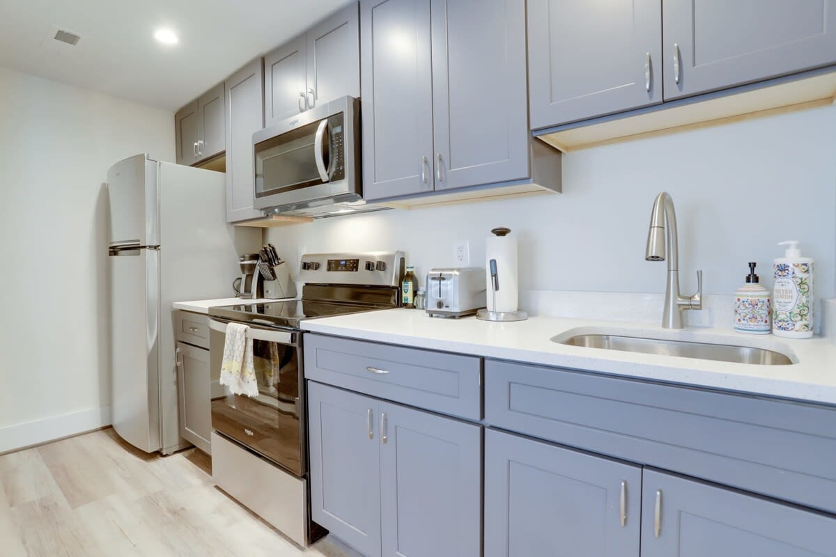 Sojourn on 9th 2BR Newly Renovated near Downtown DC 6