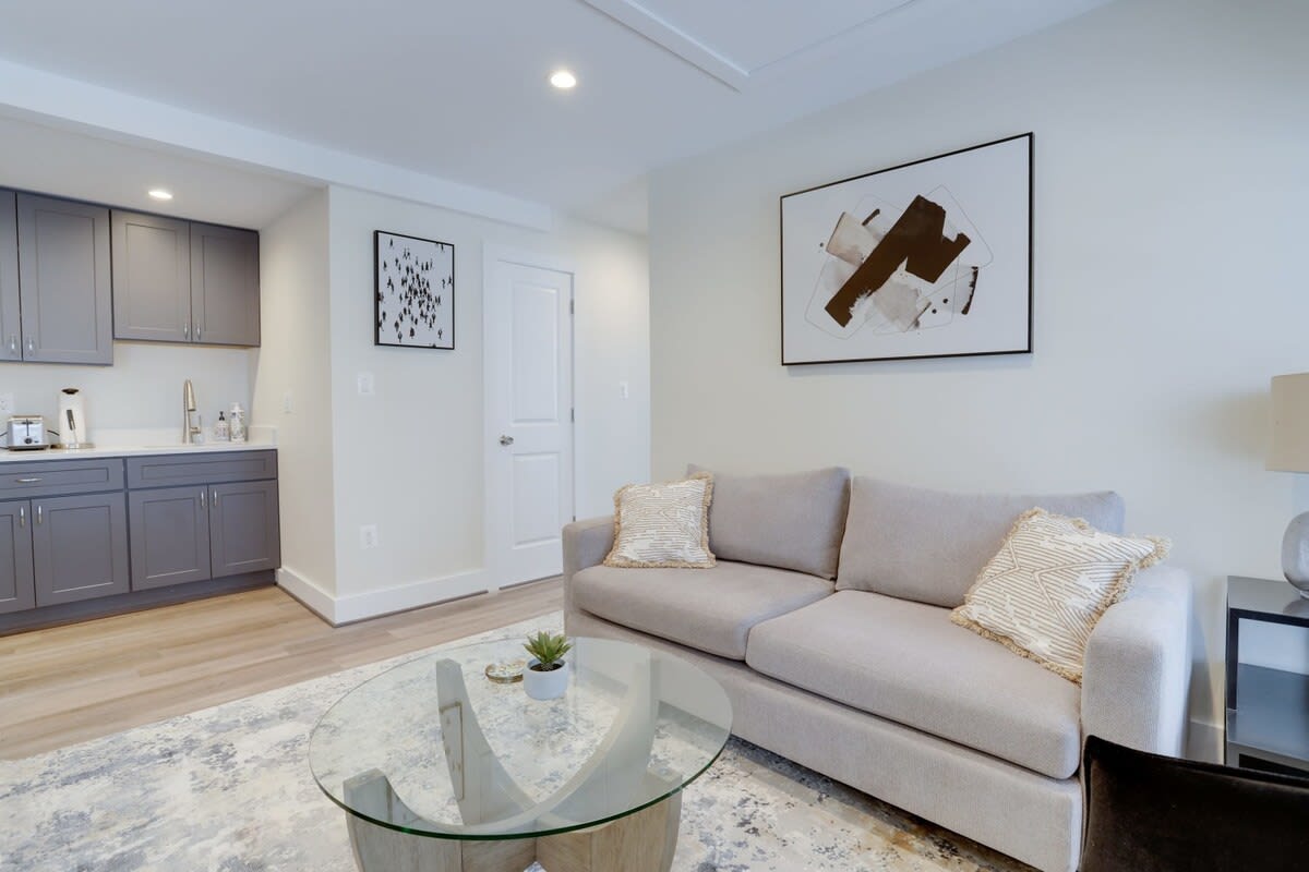 Sojourn on 9th 2BR Newly Renovated near Downtown DC 3