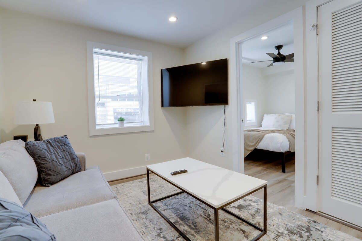 Sojourn on 9th 2BR near Convention Center & Metro 5