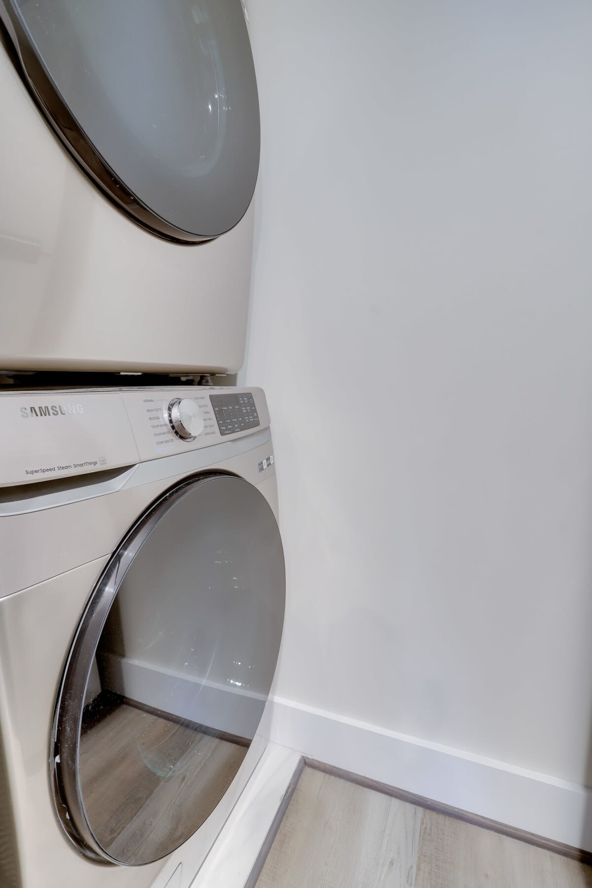 Sojourn on 9th 2BR Renovated near Downtown DC 6