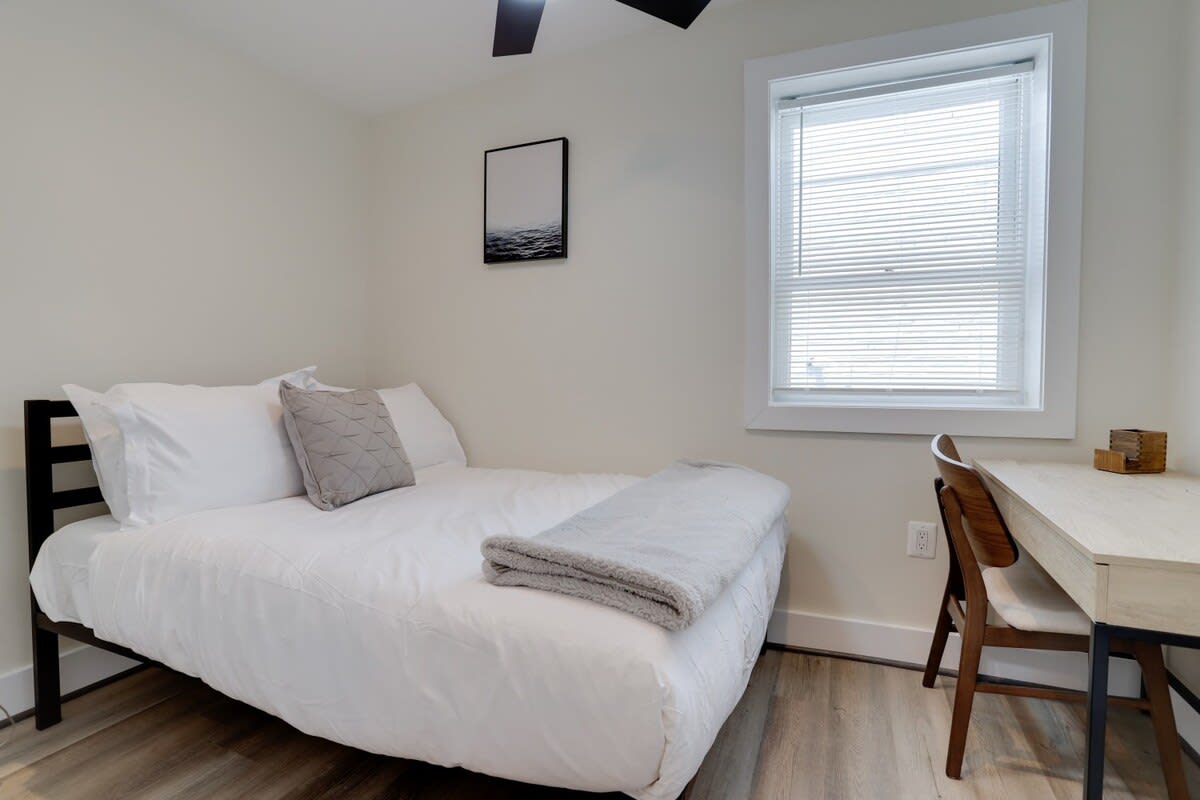 Sojourn on 9th 2BR Renovated near Downtown DC 3