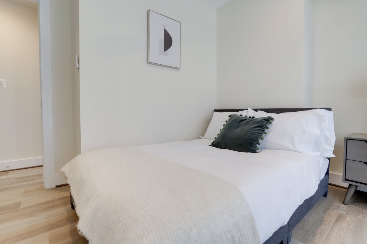 Sojourn on 9th 2BR Renovated near Downtown DC 5