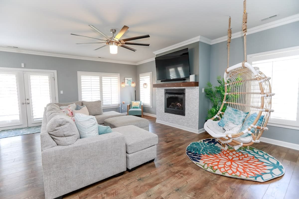 Sojourn Baycation Beach House 5 Min Walk to Beach