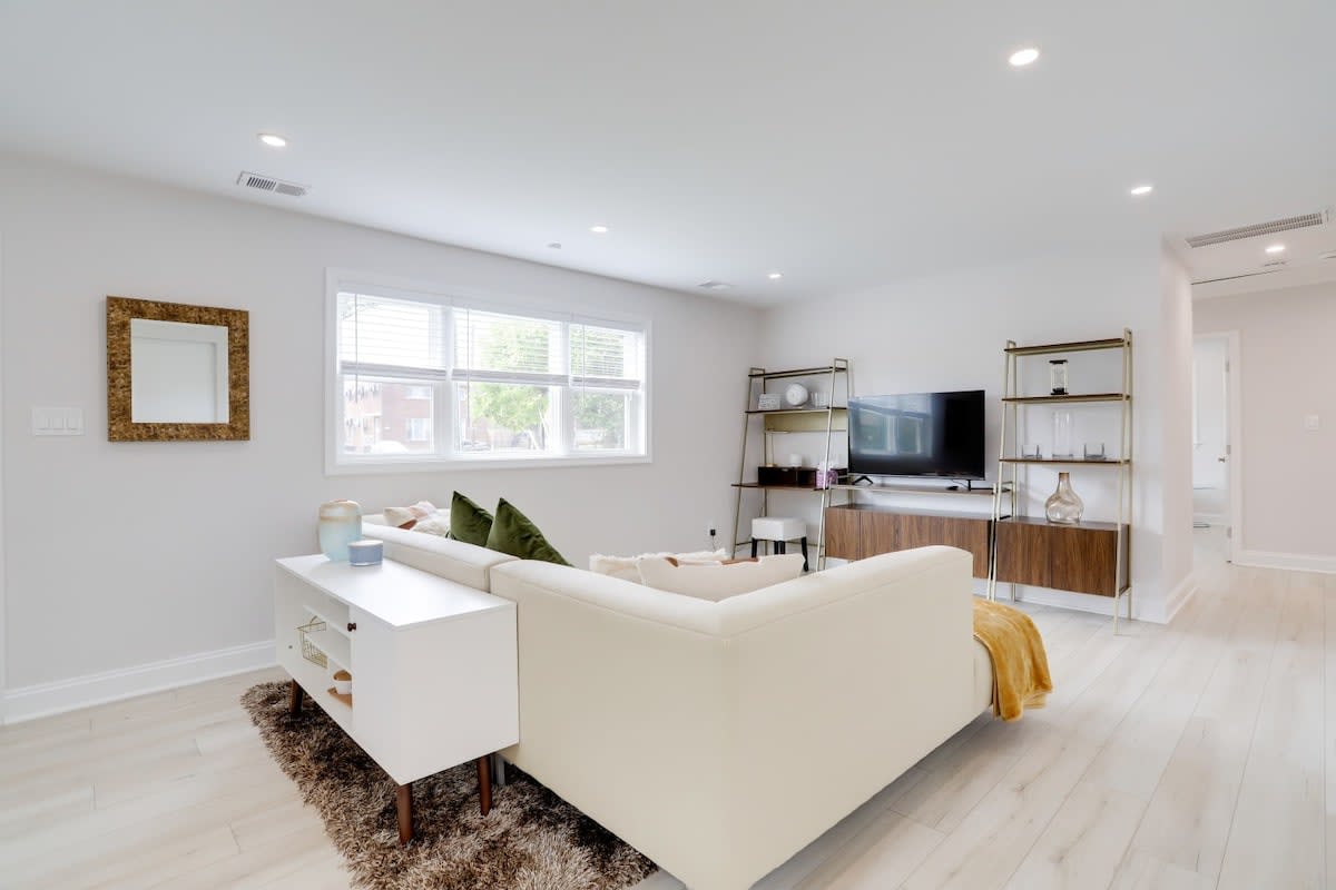 Sojourn on Duke NEW 3 BR in Alexandria 6