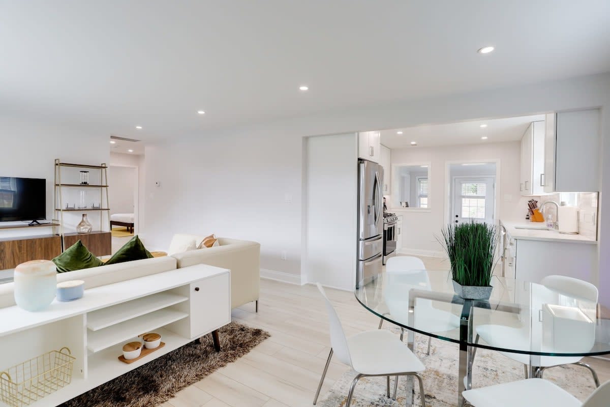 Sojourn on Duke NEW 3 BR in Alexandria | Photo 2