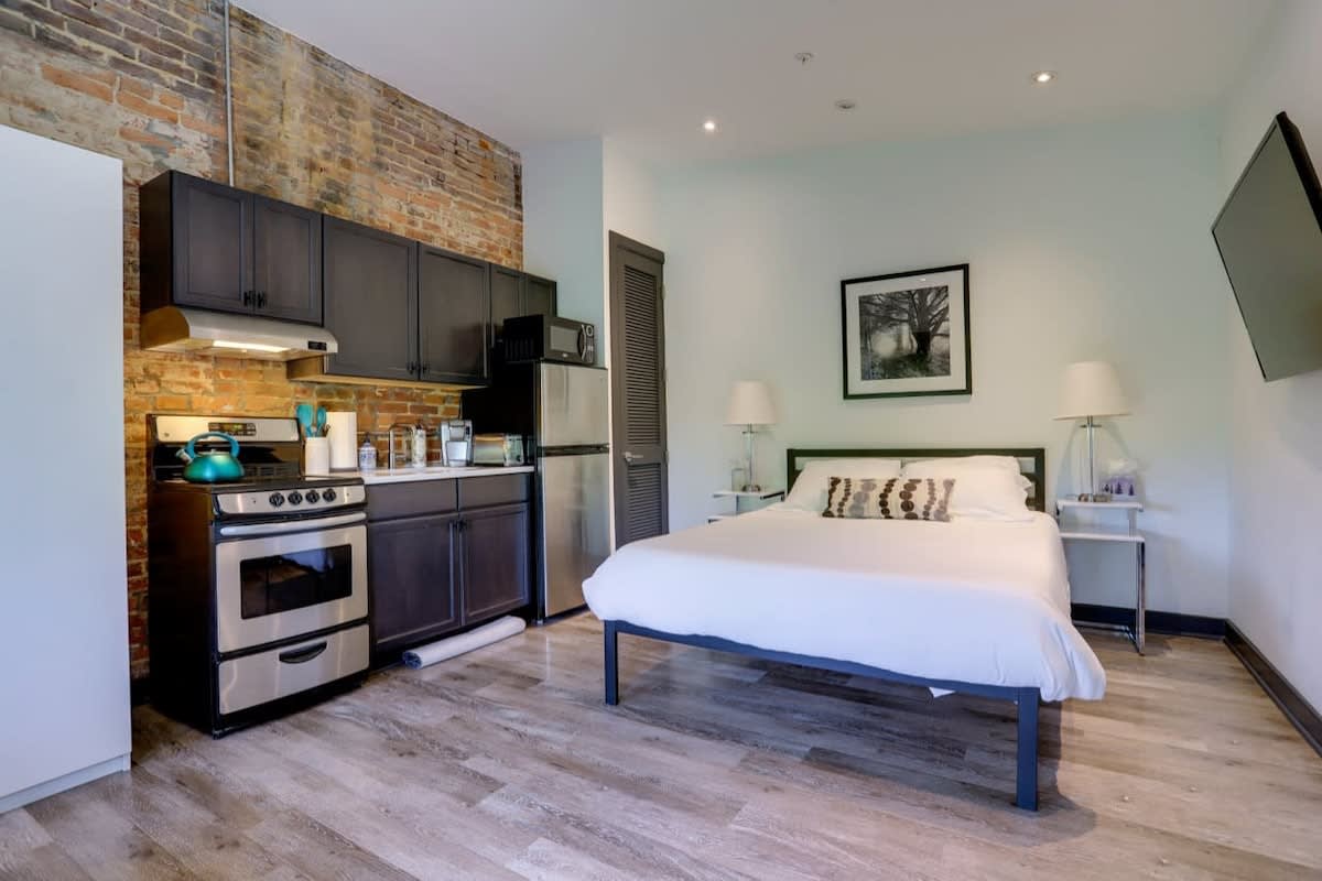 Sojourn Studio Newly Renovated Capitol Hill | #302 — District of Columbia, DC — vacation rental