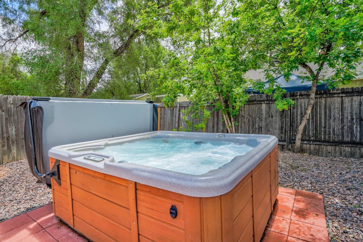 Hot tub and Pikes Peak porch near Colorado College — Colorado Springs, CO — vacation rental
