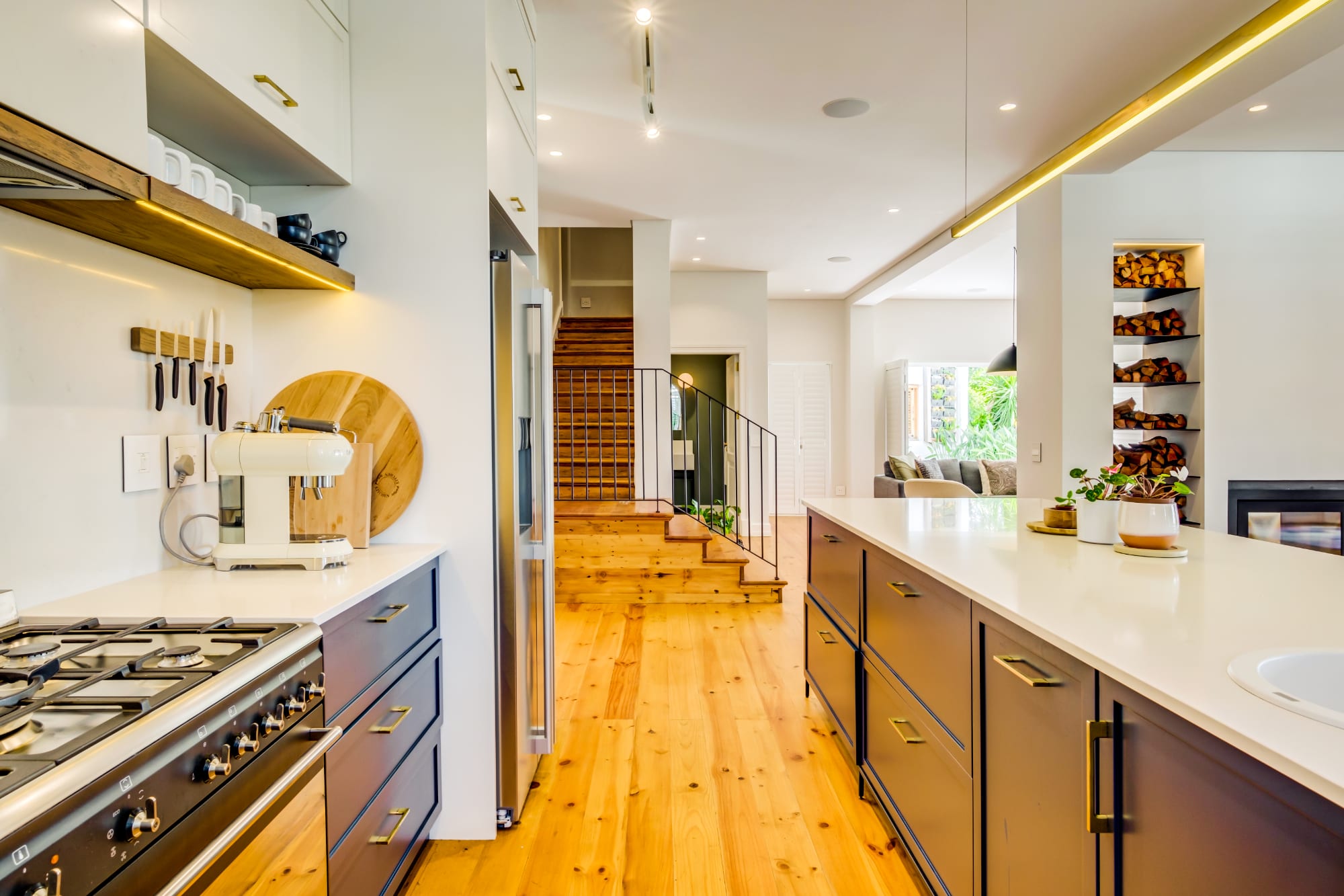 Magnificent Heritage Home w Sweeping Views of the city Oranjezicht Heritage 10