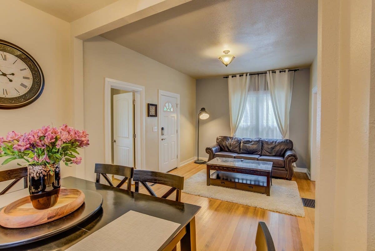 Charming 2BR Walk to Old Colorado City Shops — Colorado Springs, CO — vacation rental