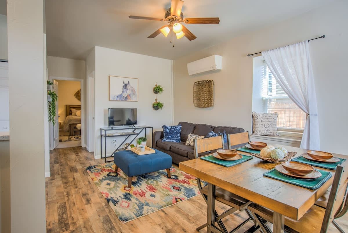 Historic flat near Old Colorado City & Garden Gods — Colorado Springs, CO — vacation rental