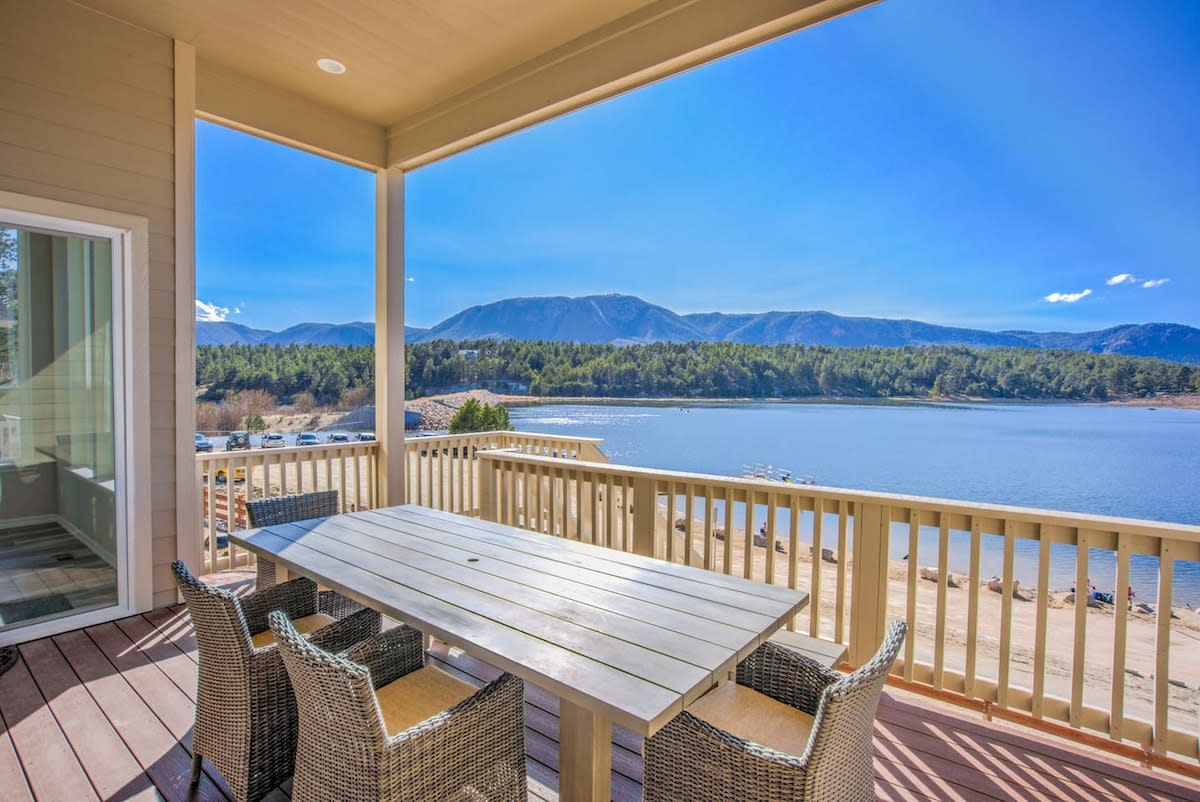 Family Lake House w/Mountain Views & Hot Tub — Monument, CO — vacation rental