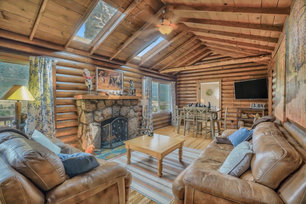 3BD Log Cabin Pikes Peak and Garden of the Gods — Cascade-Chipita Park, CO — vacation rental