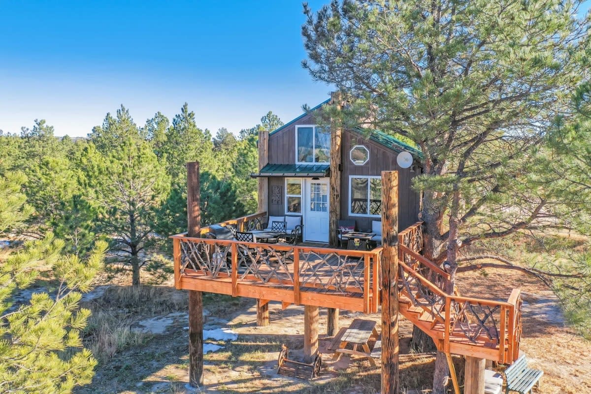 Heavenly Haven Treehouse — Larkspur, CO — vacation rental