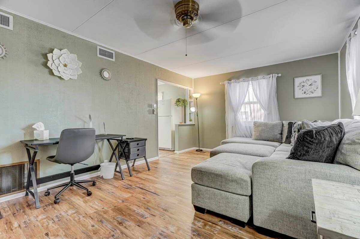 Broadmoor Area Cottage with Patio and Yard Parking — Colorado Springs, CO — vacation rental
