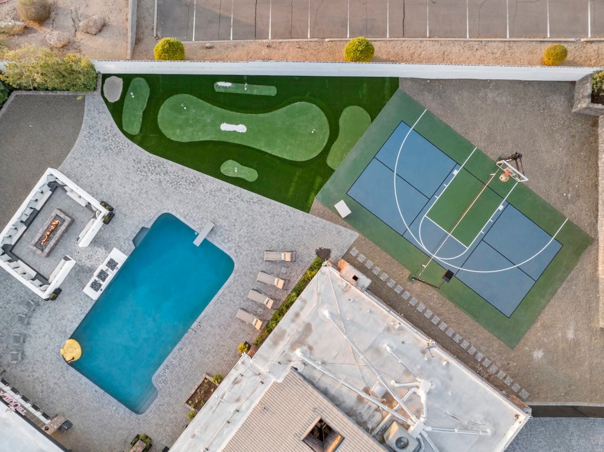 North Phoenix Resort Pickleball Court Pool Hot Tub — Phoenix, AZ — vacation rental