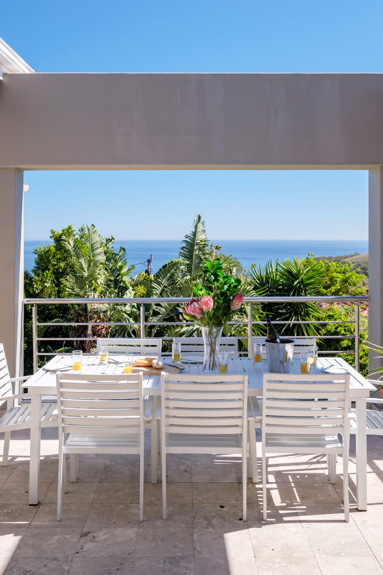 Family Home w Views Pool and Garden 100 Geneva 10