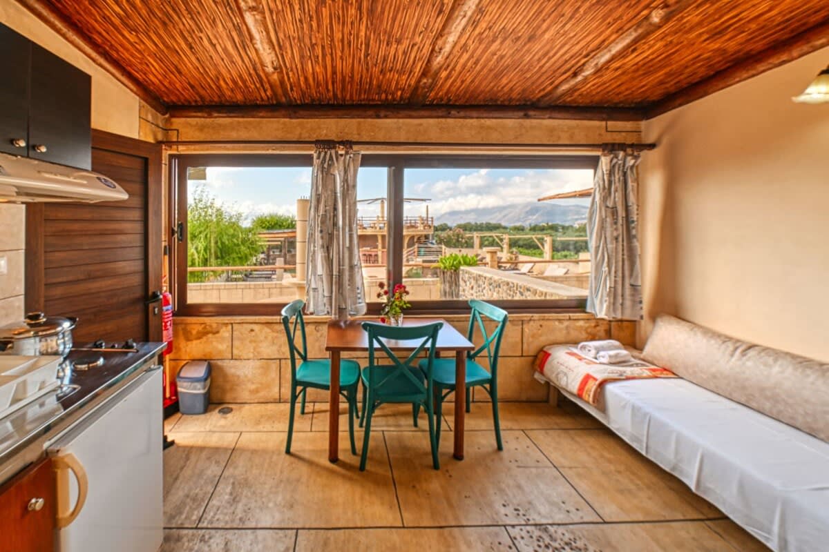 Anemomili Village - Apartment 10 in Ano Drapanias, 734 00 Ano Drapanias