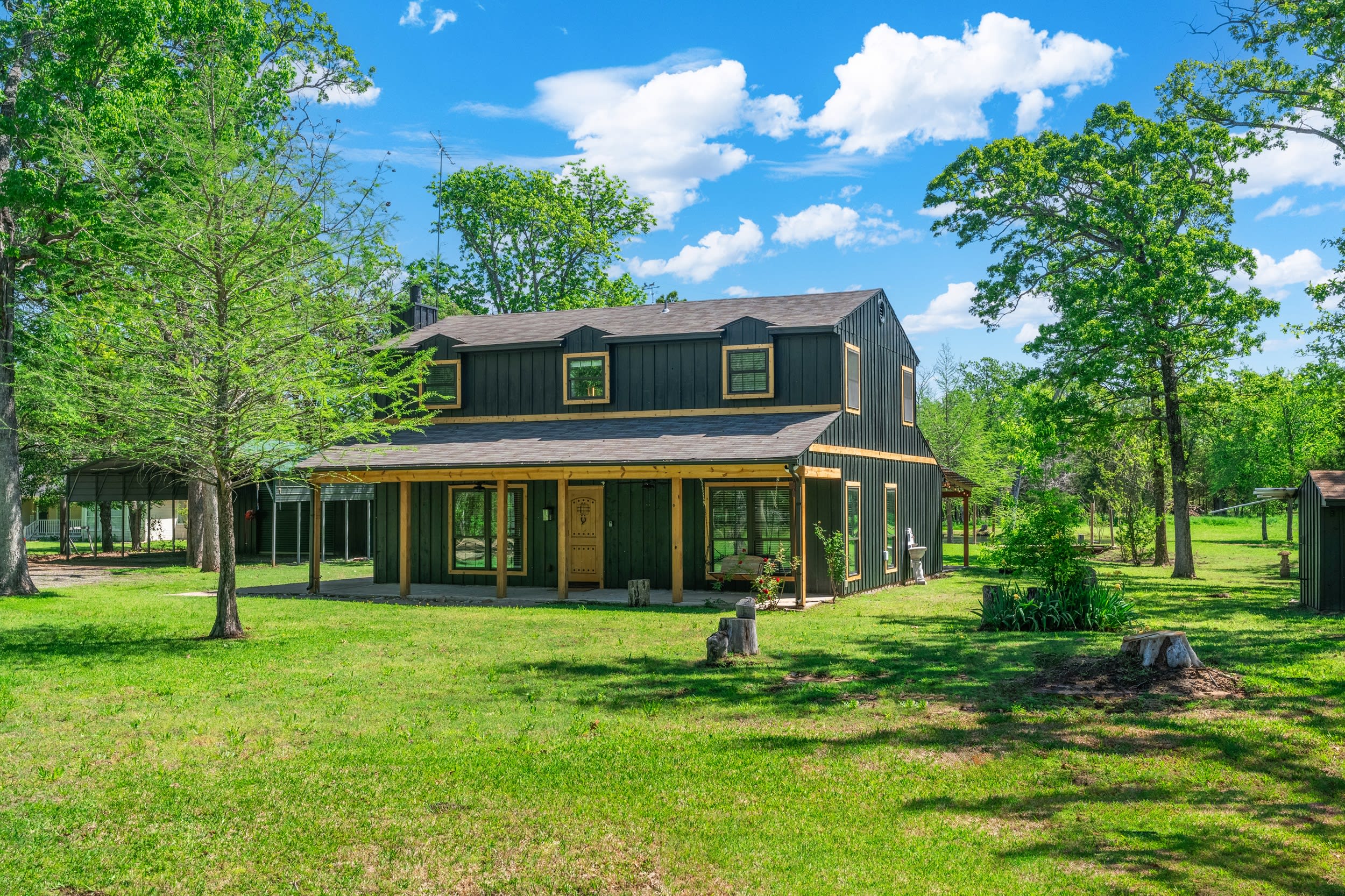 Tranquil Country Escape, 4 Bedrooms, Pond, Firepit — Greenville, TX — vacation rental