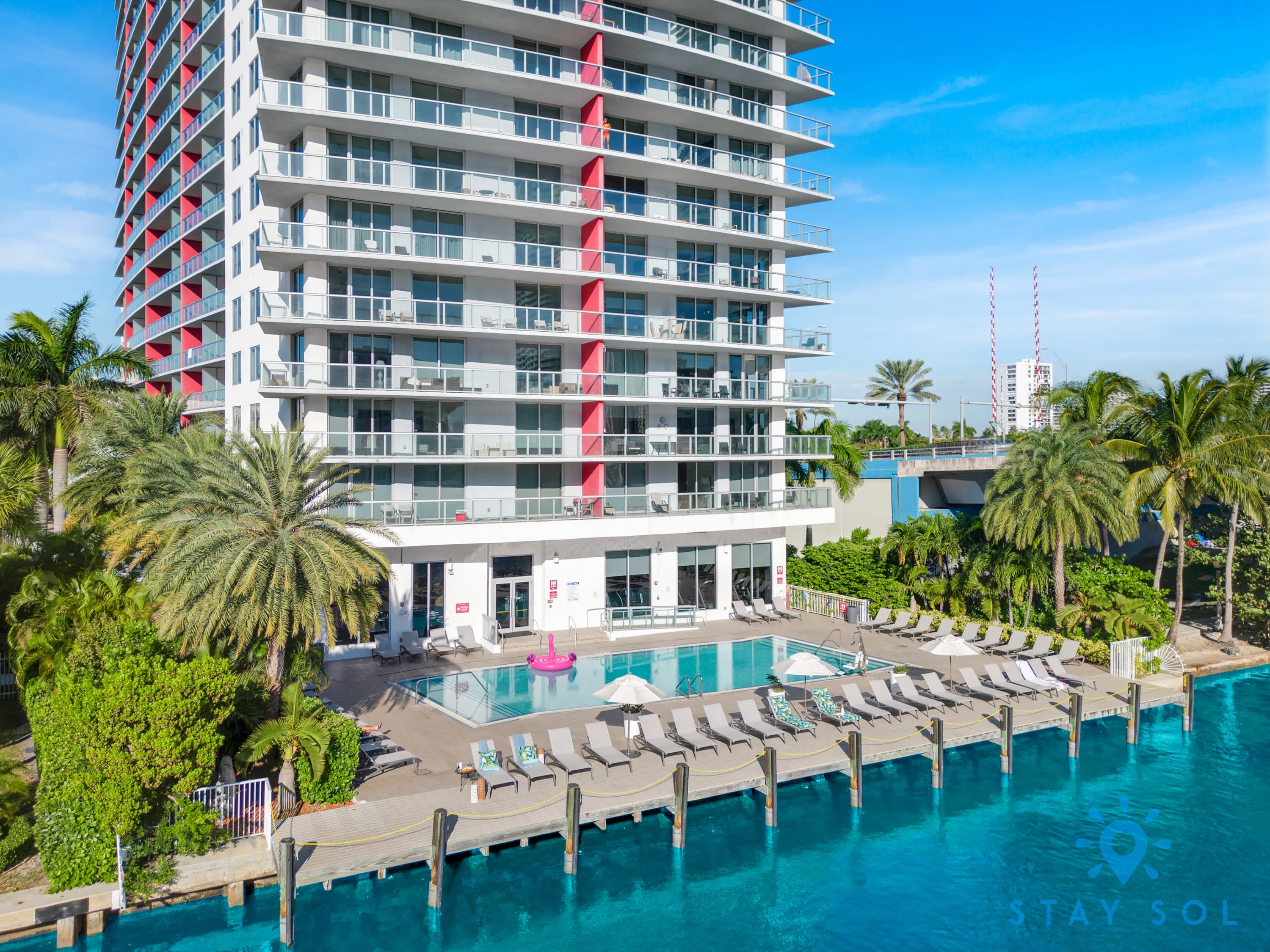 Resort Apartment, Pool and Gym. Balcony View - Photo 1