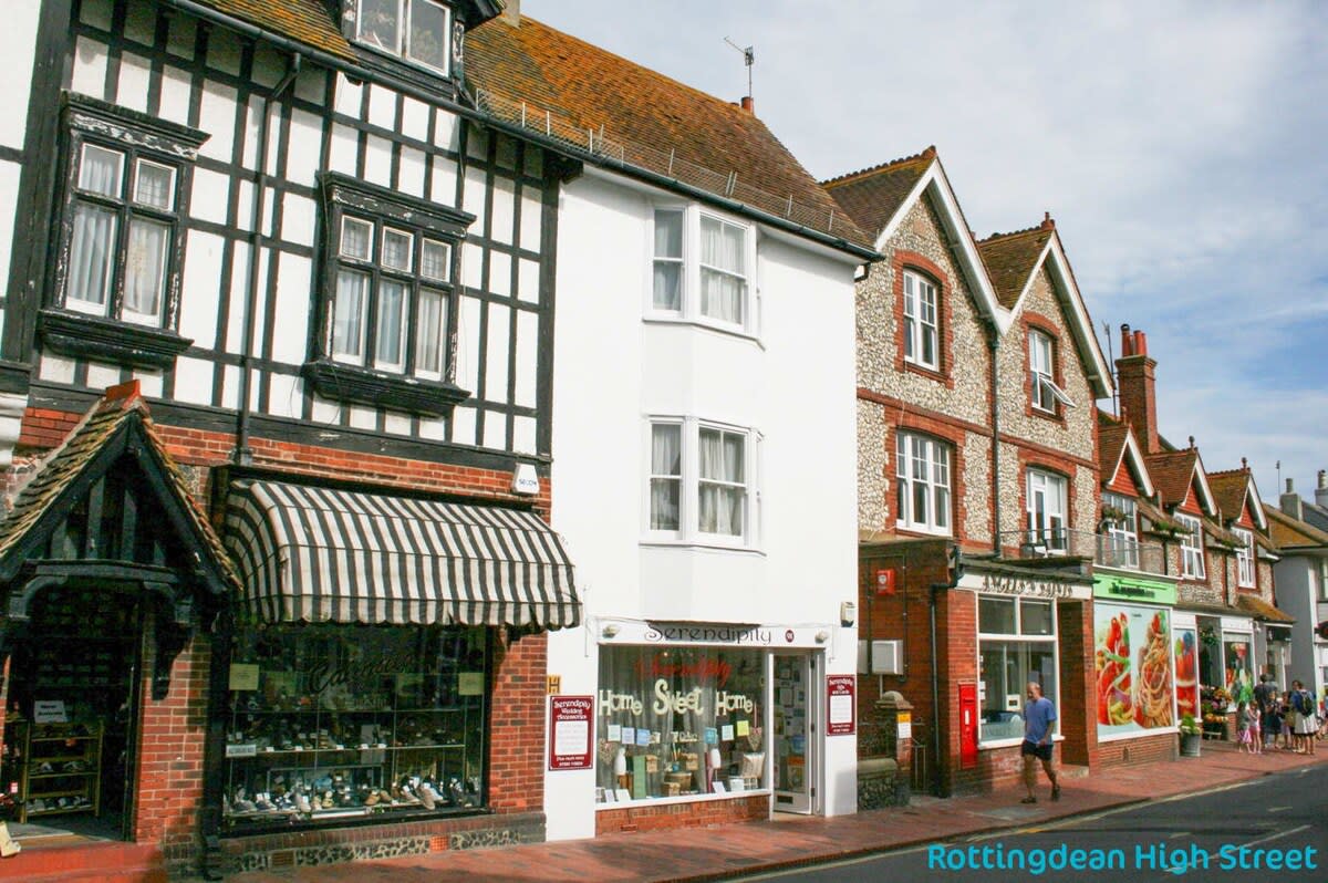 Dean Court Garden|Parking|by Brighton Holiday Lets - Brighton Holiday Home - Image 21