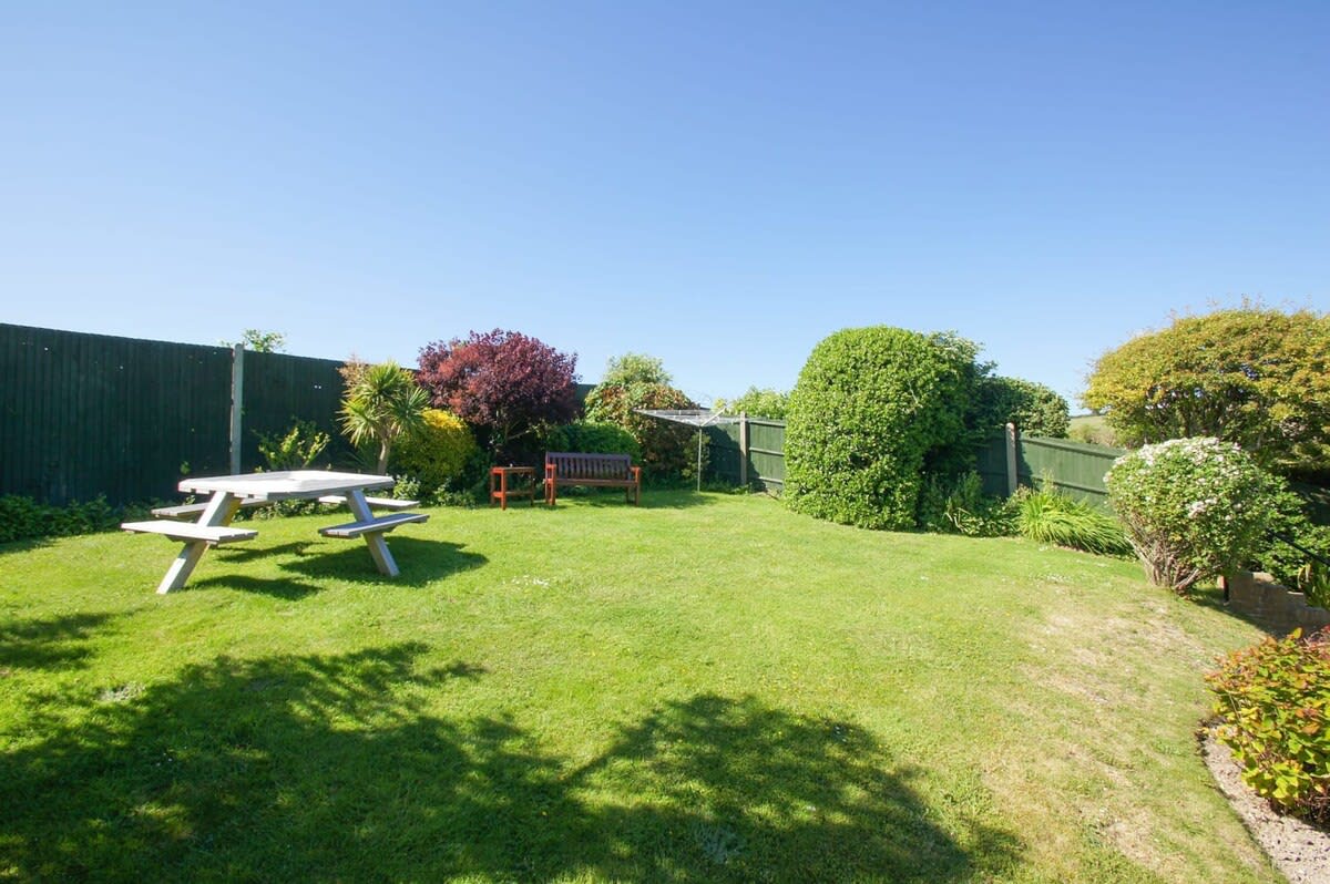 Dean Court Garden|Parking|by Brighton Holiday Lets - Brighton Holiday Home - Image 10