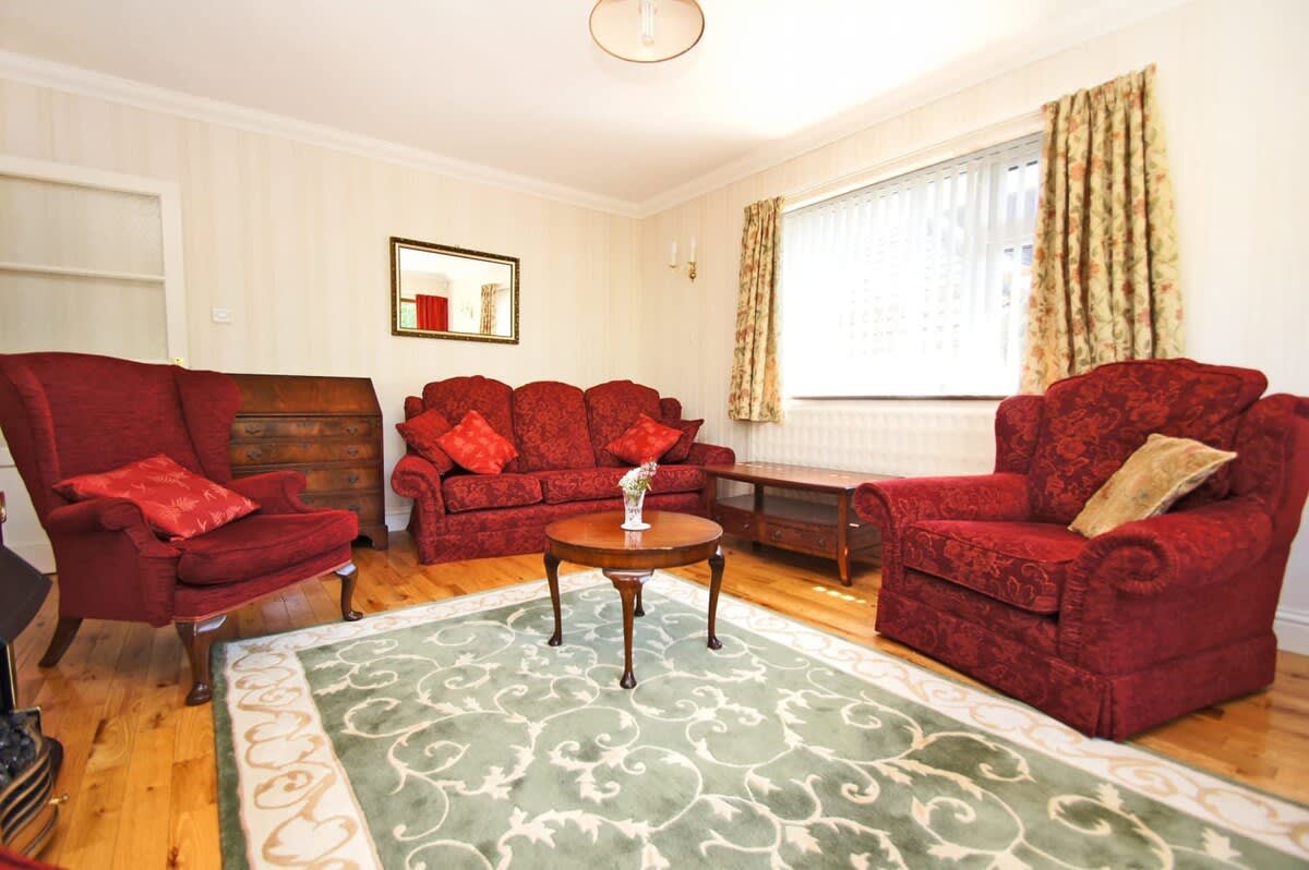 Dean Court Garden|Parking|by Brighton Holiday Lets - Brighton Holiday Home - Image 8