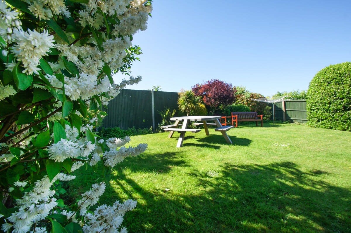 Dean Court Garden|Parking|by Brighton Holiday Lets - Brighton Holiday Home - Image 13
