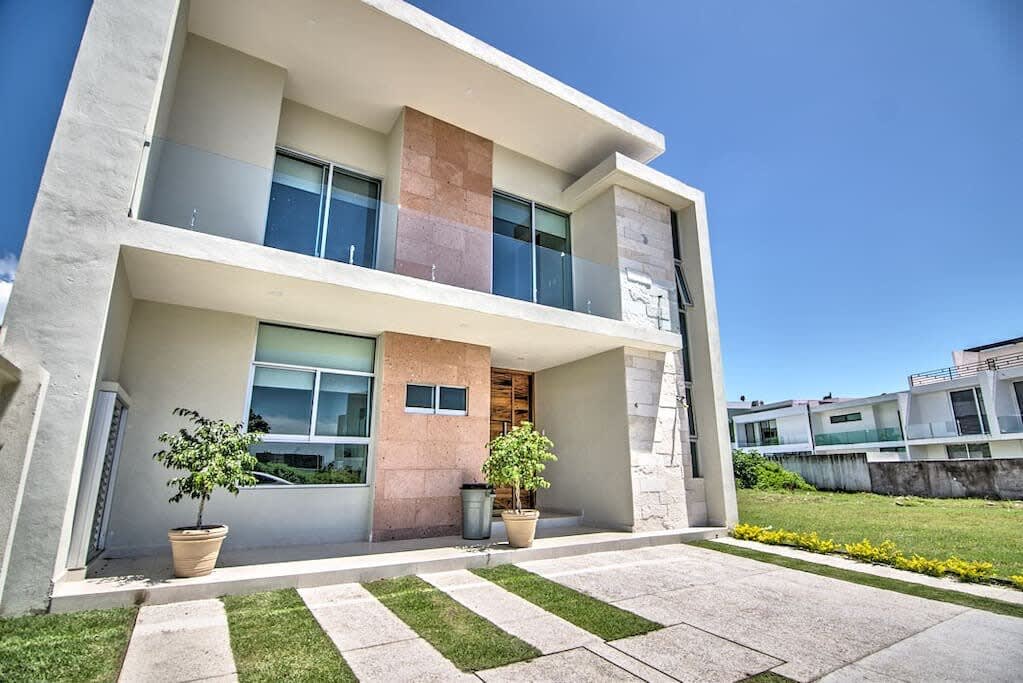 Villa 4: 5BR w Private Pool & Beach Club Access — Cruz de Huanacaxtle, Nayarit — vacation rental