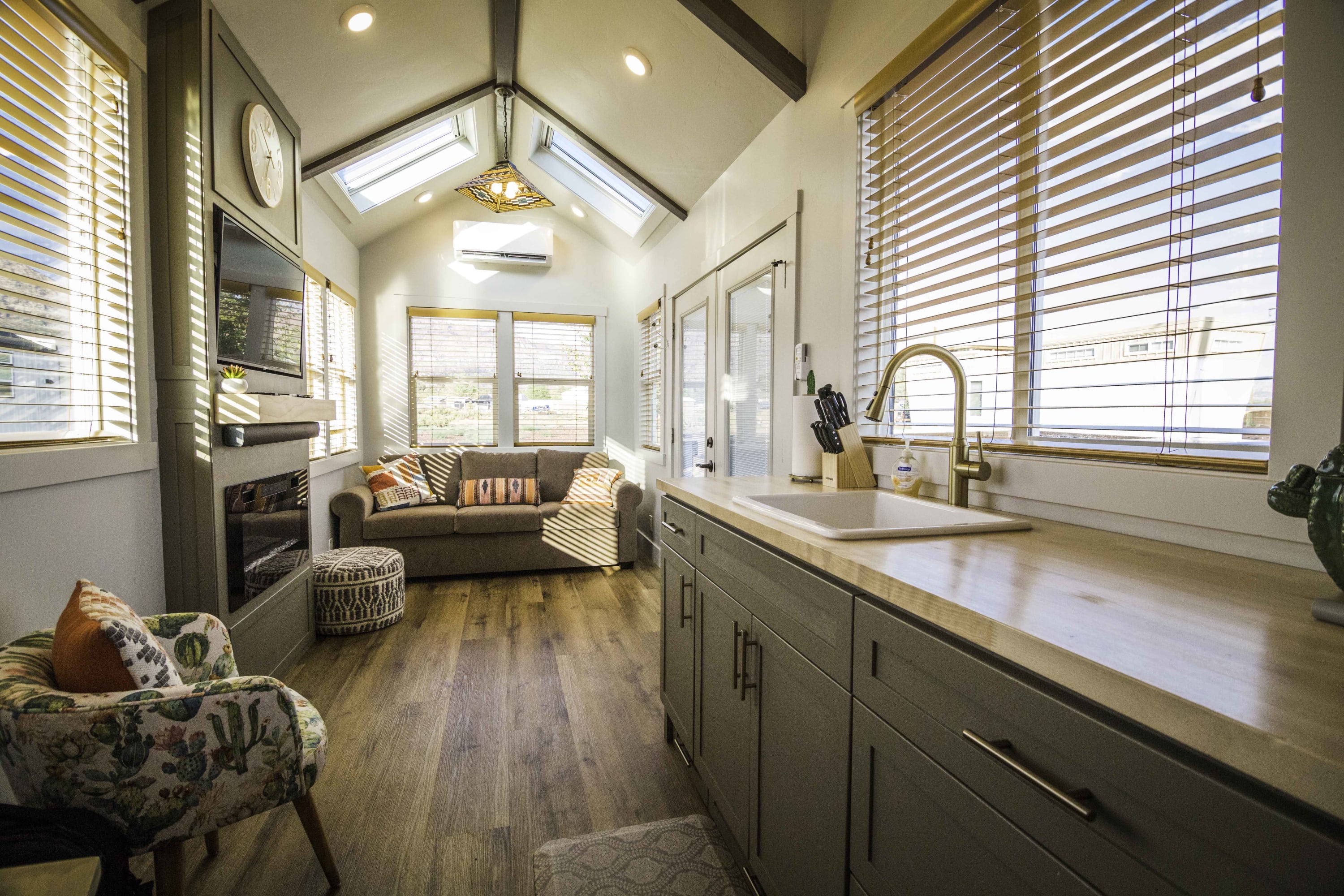 Zion-Day-Trip Ready • Tiny Home + Mountain Views — Apple Valley, UT — vacation rental