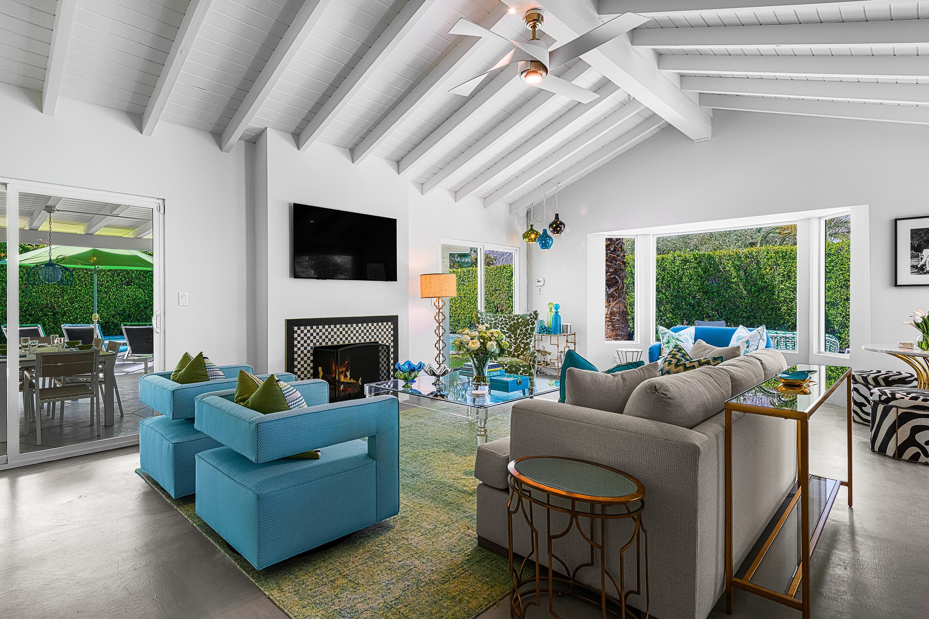 Mid-Century Oasis 4BD/Walled/Pool/Spa/Mtn Views  - Picture 6
