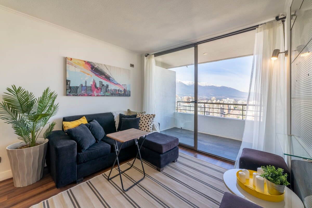 Comparte risas, conversaciones y momentos especiales en este espacio acogedor y lleno de luz