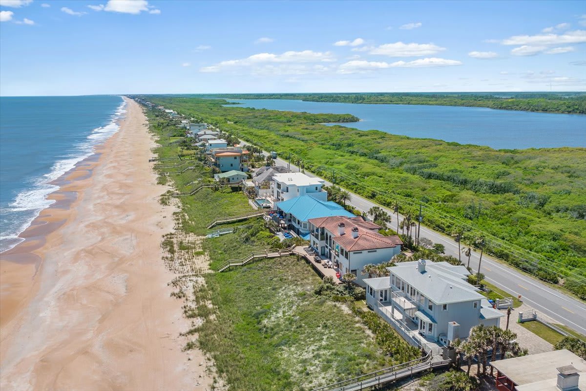 Beachfront Paradise | Casa de la Playa 