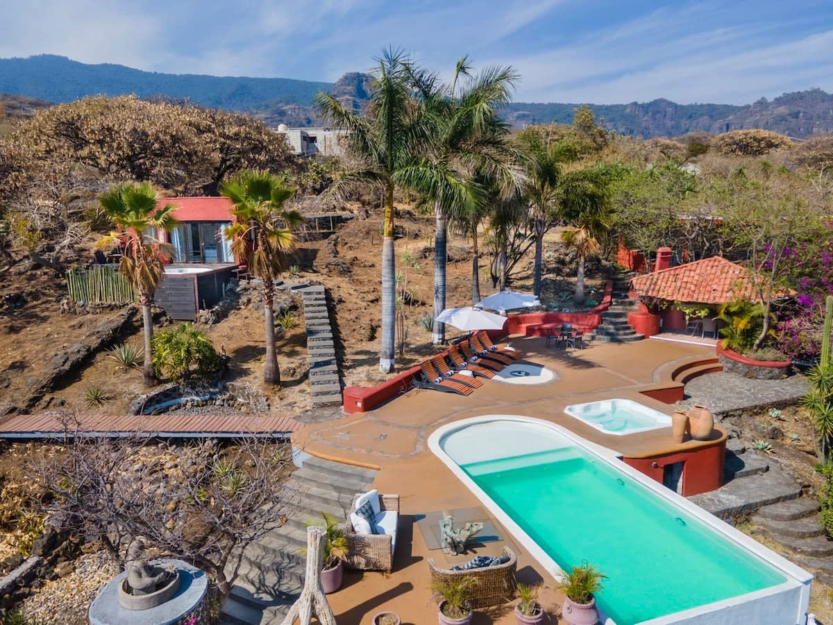 Tranquil 5BR Retreat with Infinity Pool & Lush Mountain Views