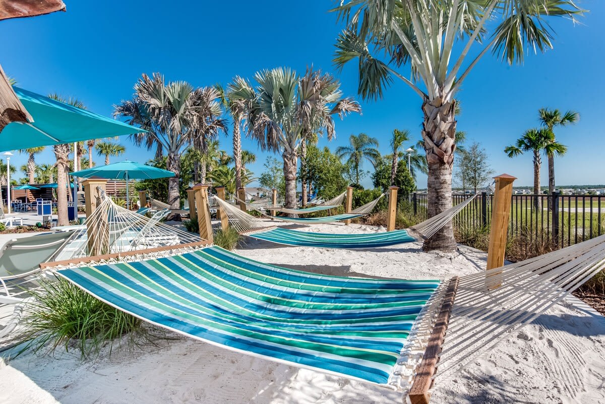 Amazing 5BR house with theme rooms, POOL HEAT INCLUDED  - Photo 45