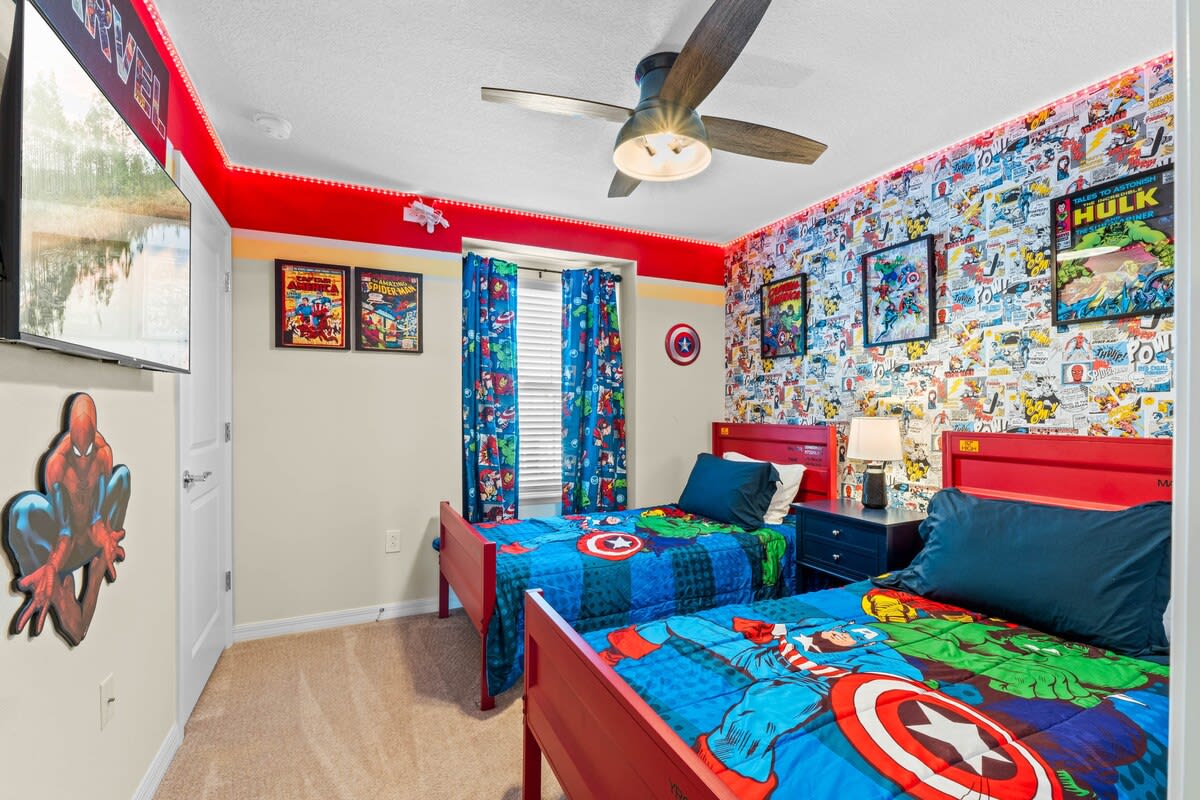 Amazing 5BR house with theme rooms, POOL HEAT INCLUDED  - Photo 22
