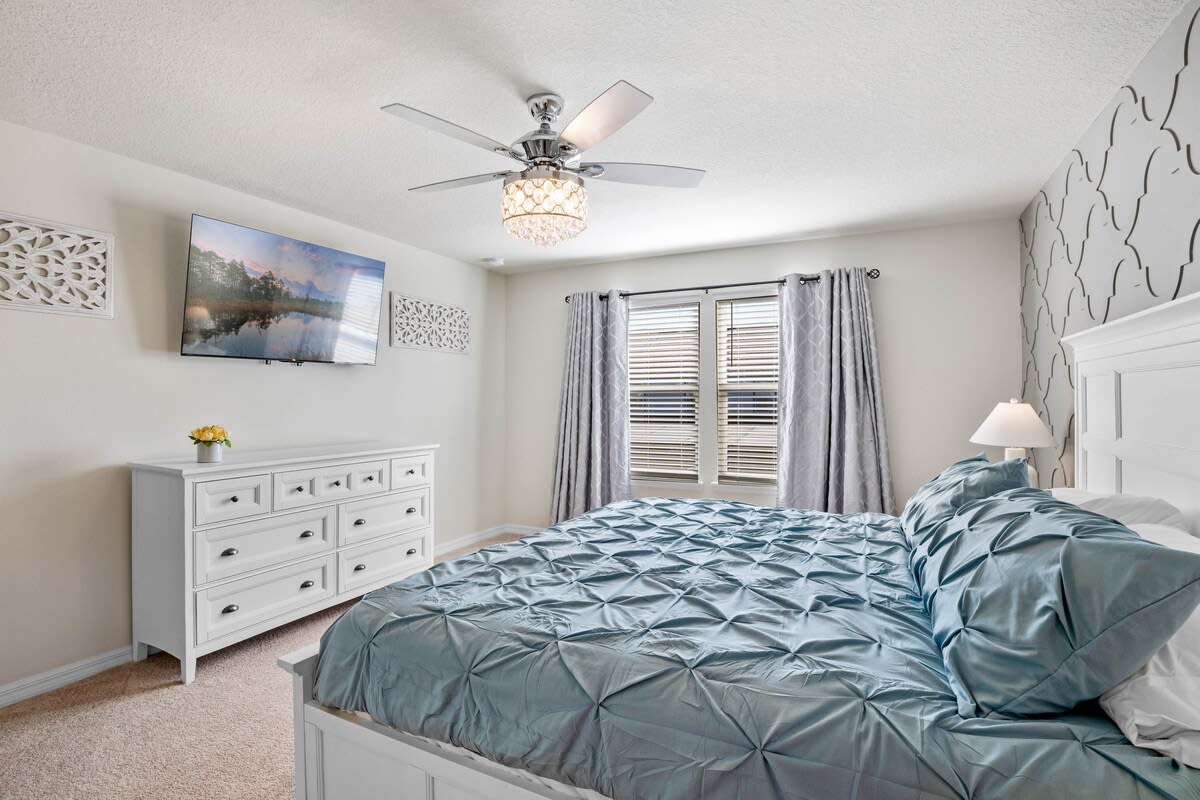 Amazing 5BR house with theme rooms, POOL HEAT INCLUDED  - Photo 27
